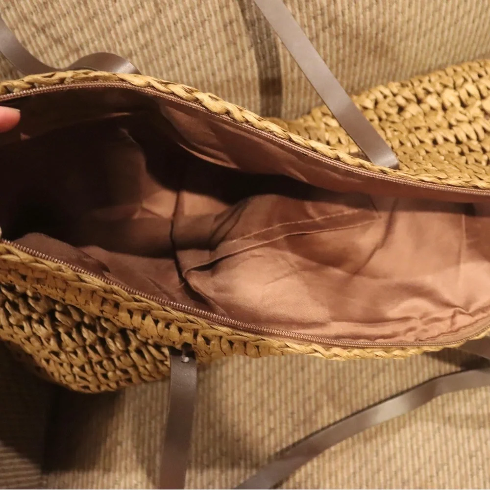 Large Woven Straw Tote Beach BagLightweight Zipper Closure Lined Stylish… - Picture 5 of 5